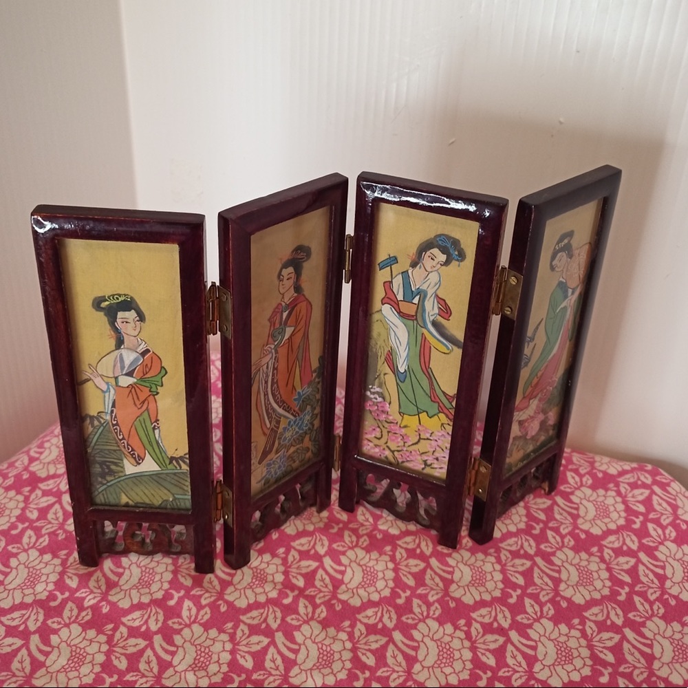 Vintage Japanese Double Sided 4 Panel Mini Screen.
